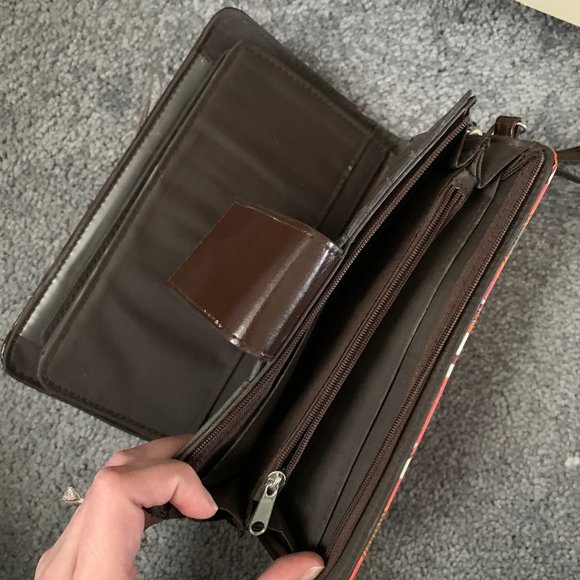 Patterned Flowered Wallet - Picture 6 of 6